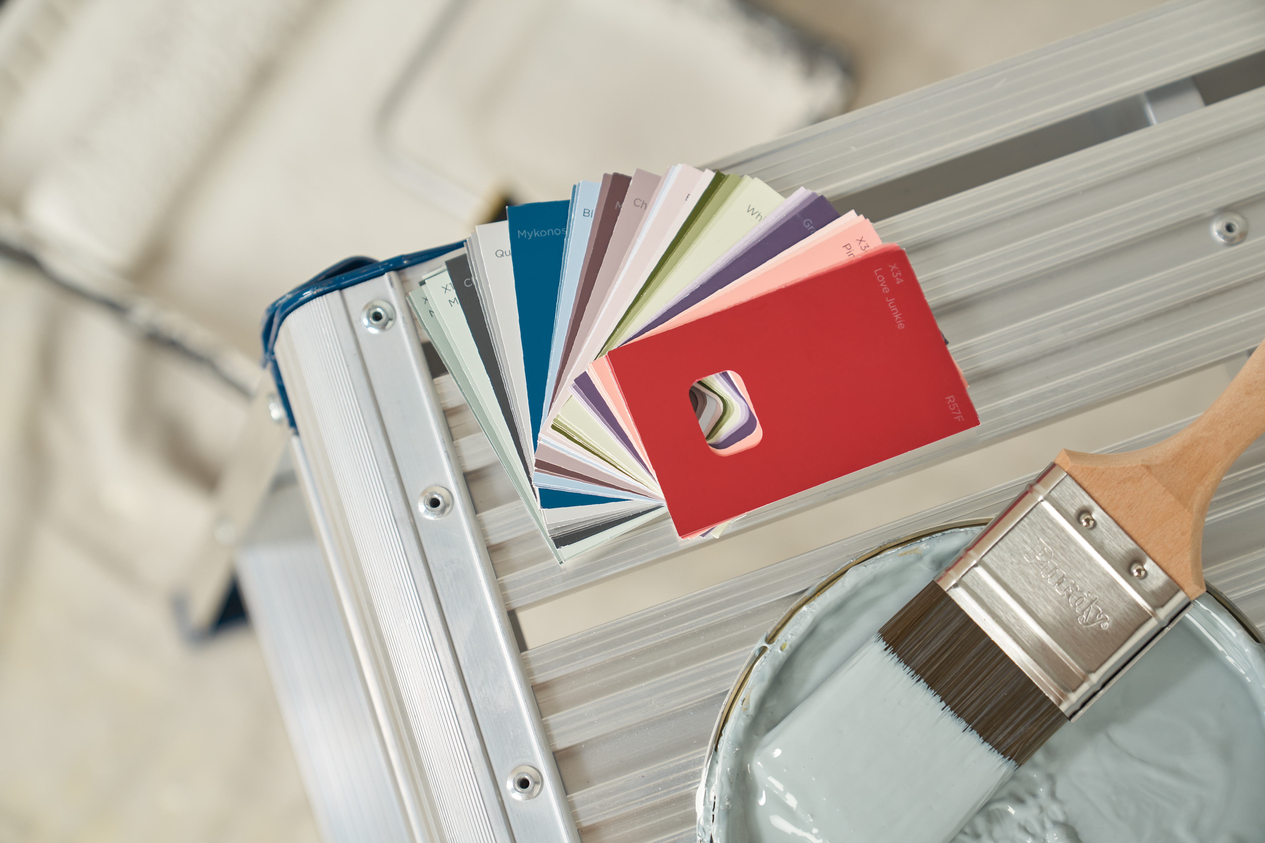 OFERUJEMY AÅ» 42 KOLORY NASZYCH TYNKÓW